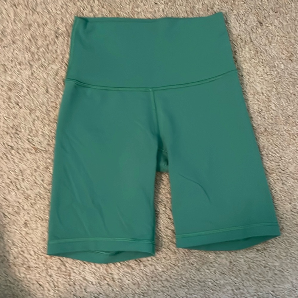 Aritzia TnAction XS bike shorts